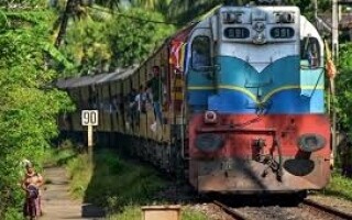 Chinese Tourist Injured in Train Photography Accident